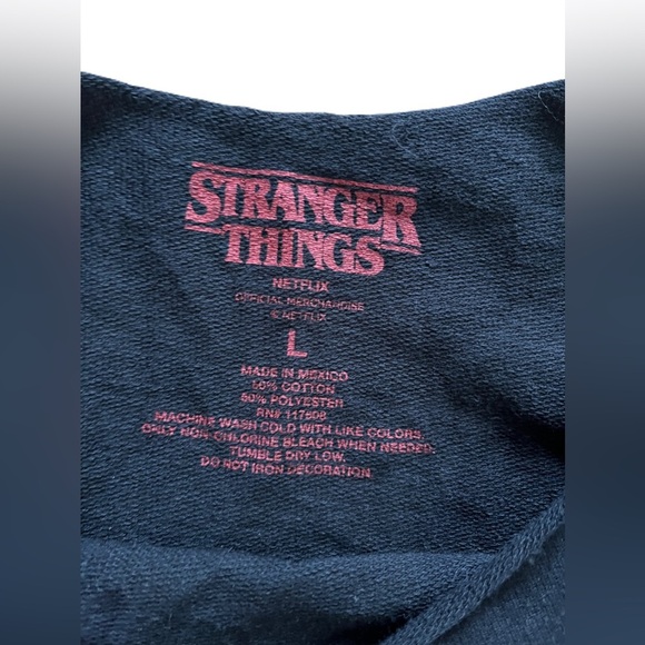 Women’s Stranger Things long sleeve knit top - size large - Picture 3 of 5